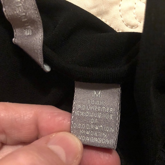 Black Investments size M cross cross front top figure flattering - Picture 3 of 11